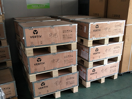 6套维谛16K机架式UPS配套
